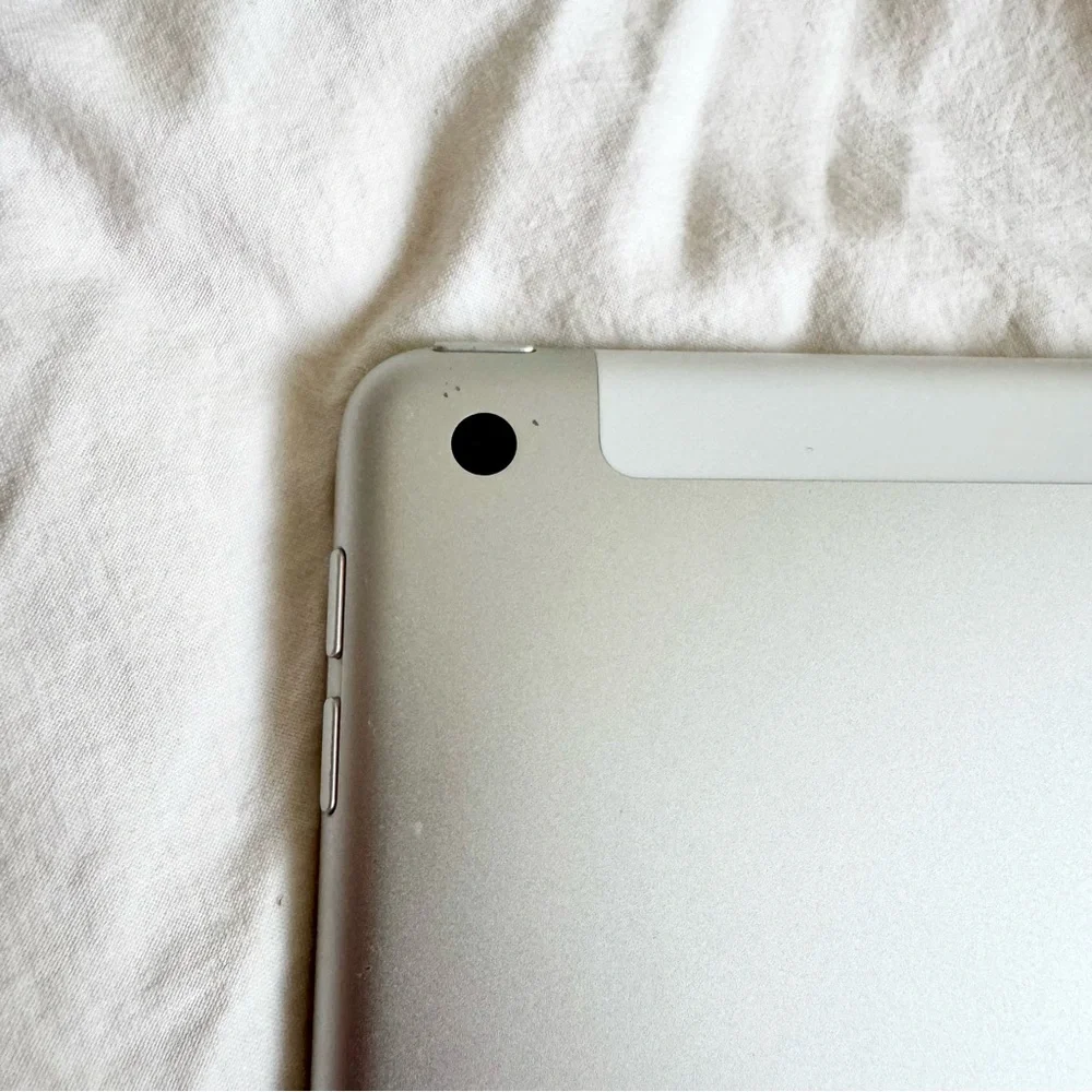 Apple iPad 7th Gen 128GB 10.2